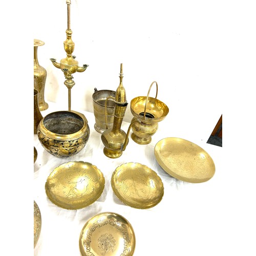 250 - Selection of brass fine detailed items to include vases, bowls etc