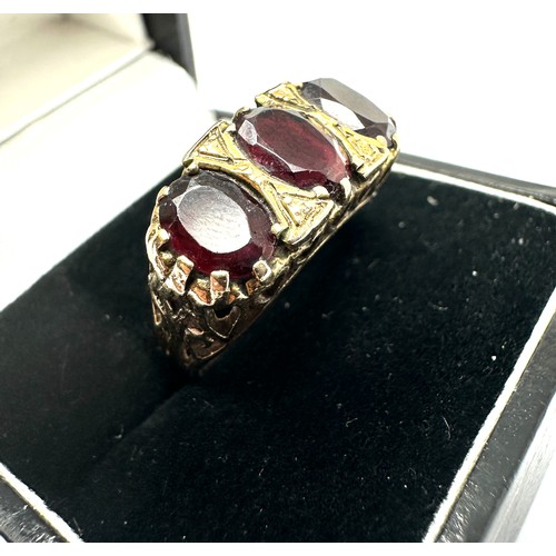 174 - Vintage 9ct gold garnet ring weight 3.5g