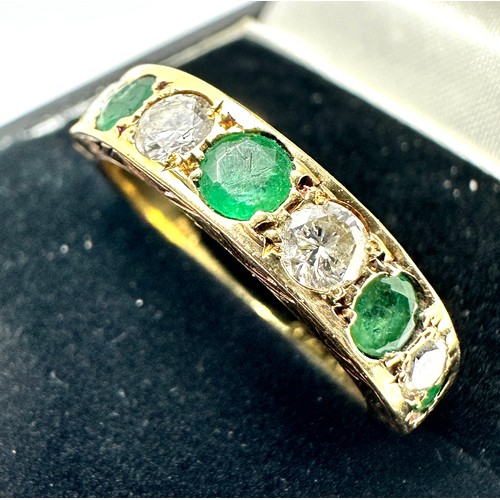 172 - 18ct gold diamond & emerald ring weight 3.5g