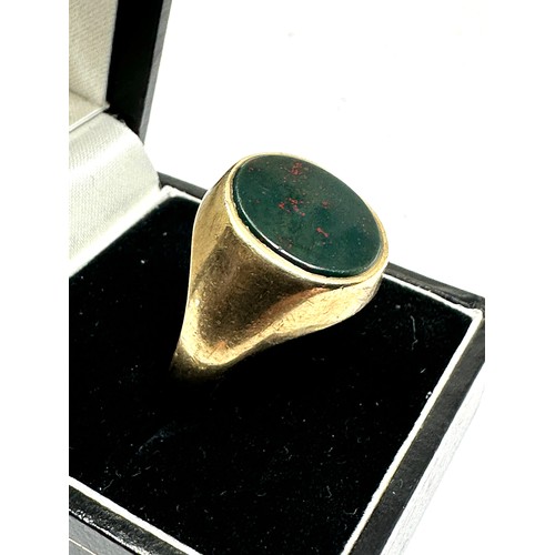 153 - Vintage 9ct gold Bloodstone oval signet ring weight 7.5g