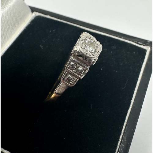 116 - 18ctb gold diamond ring weight