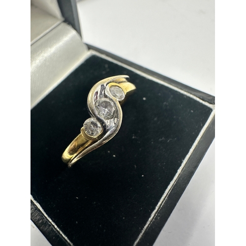 118 - 18ct gold diamond ring 0.25ct diamonds weight 4g