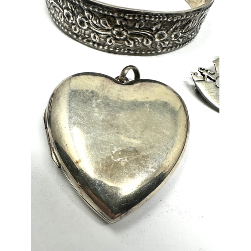 226 - selection of vintage silver jewellery inc large heart locket teddy bear brooch bangle etc weight 69g