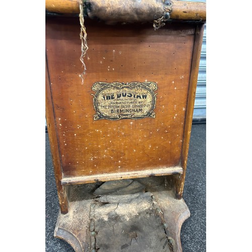 195 - Antique ' The Dustaw ' vacuum cleaner