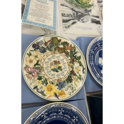 208 - Selection of Wedgwood pottery to include collectors plates with COA's and original boxes, commemorat... 