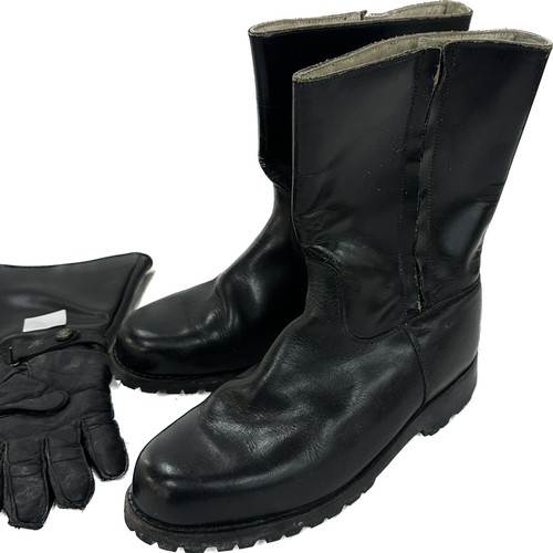 105 - Pair of leather biking gloves and a pair of leather boots