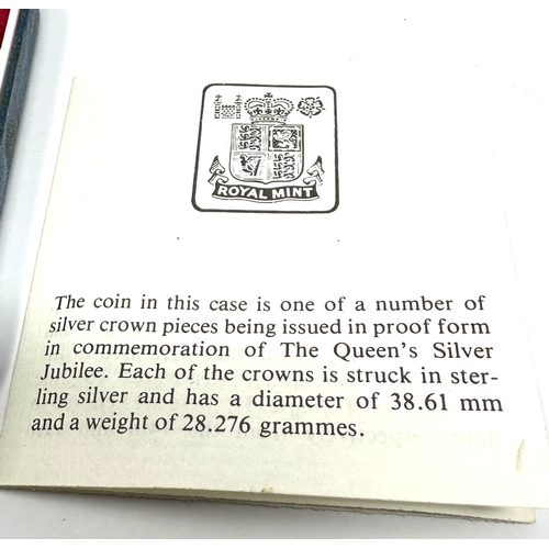 366 - Boxed royal mint sterling silver the Queens jubilee Crown