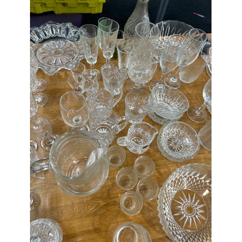 178 - Large selection of assorted glassware includes sets, odds, bowls, glasses etc