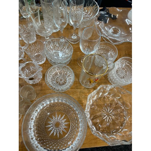 178 - Large selection of assorted glassware includes sets, odds, bowls, glasses etc