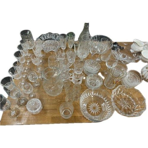 178 - Large selection of assorted glassware includes sets, odds, bowls, glasses etc