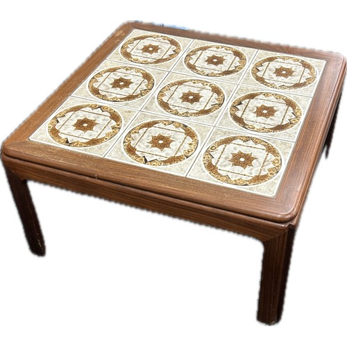 340 - G Plan tiled topped coffee table measures approximately 15 inches tall x 28 wide