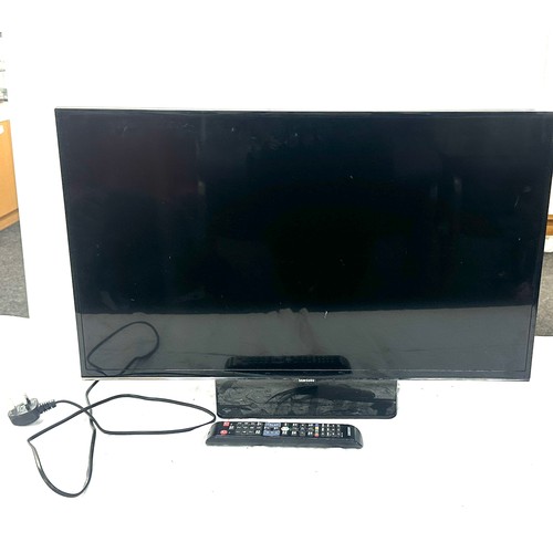 218 - Samsung model no UE32H5500AK TV with remote - in working order