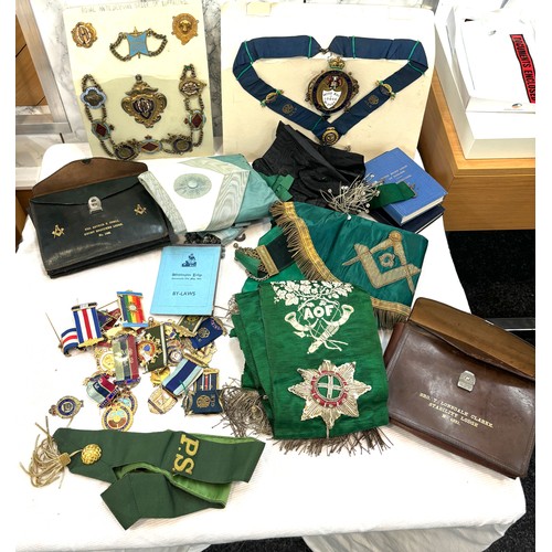 76 - Large selection of assorted masonic jewels includes Order of the Buffaloes etc