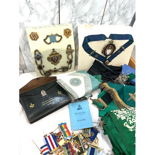 76 - Large selection of assorted masonic jewels includes Order of the Buffaloes etc