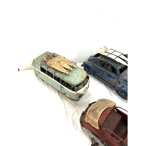 532 - Selection of assorted vintage tin cars