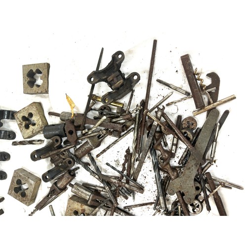 200 - Large selection of assorted drill bits etc