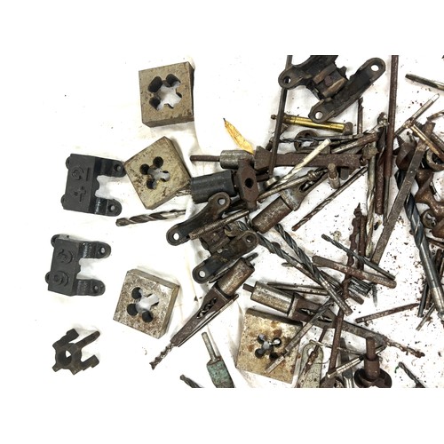 200 - Large selection of assorted drill bits etc