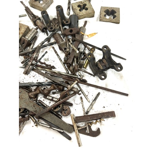 200 - Large selection of assorted drill bits etc