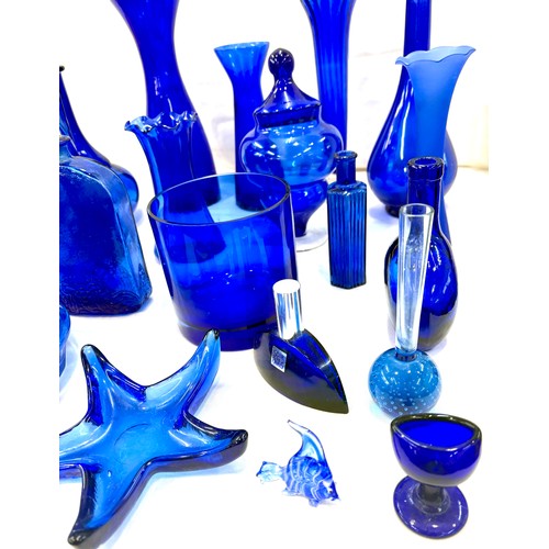 123 - Selection of blue glass vases, trinkets, bottles etc, tallest piece measures approximately 11 inches