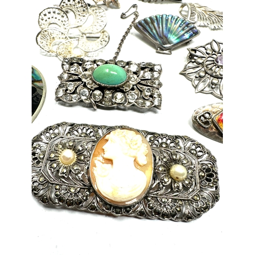 261 - Selection of Vintage silver brooches weight 65g