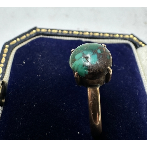 128 - Vintage 9ct gold turquoise set ring weight 2.3g