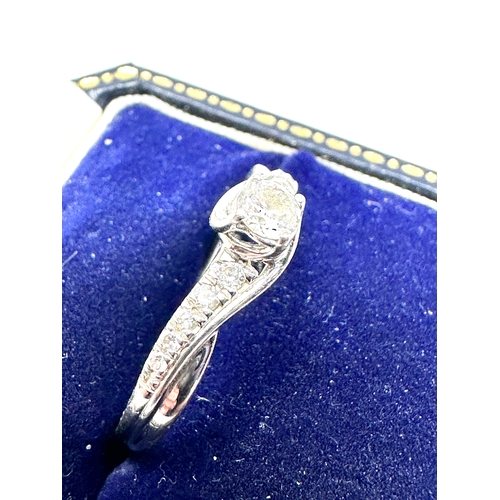 146 - 950 platinum & diamond ring weight 4.7g .33ct diamonds