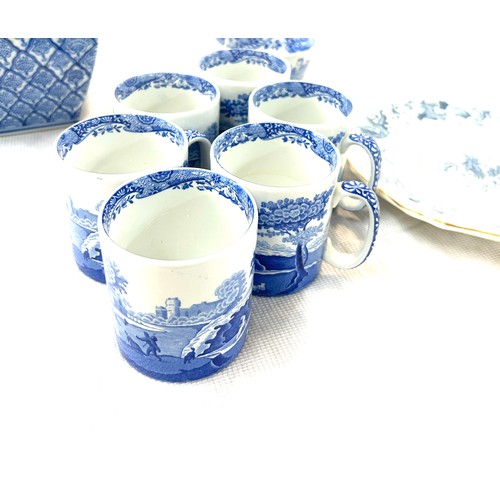 274 - Selection blue and white pottery to include slop bucket, set 6 Spode cups, lidded jar etc