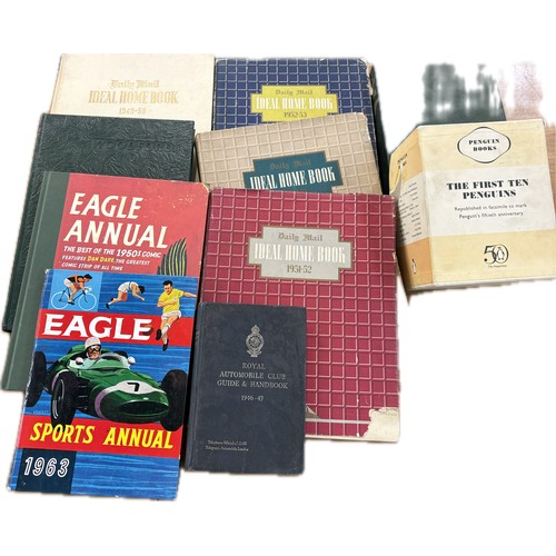 53 - Selection vintage hardback books to include Eagle annual, Royal automobile club guide and handbook, ... 