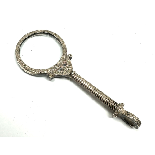 11 - Small vintage silver magnifying glass measures approx 9cm ornate detailed frame weight 24g