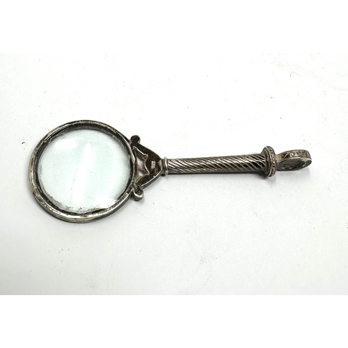 11 - Small vintage silver magnifying glass measures approx 9cm ornate detailed frame weight 24g