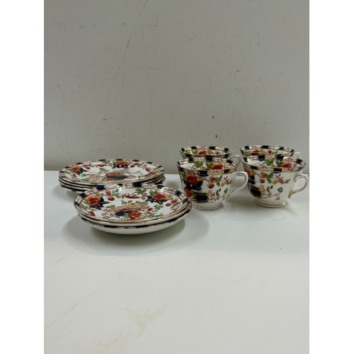 48 - Part tea service in the style of imari derby 11 pieces