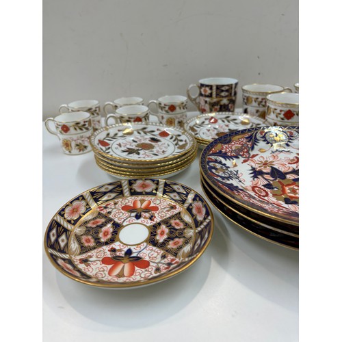 527 - Collection of derby to include 3 bloor derby plates size 22cm c1820-40, cup and saucer 1890 2541 pat... 