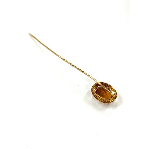 385 - 9ct gold Citrine and seed pearl hat pin