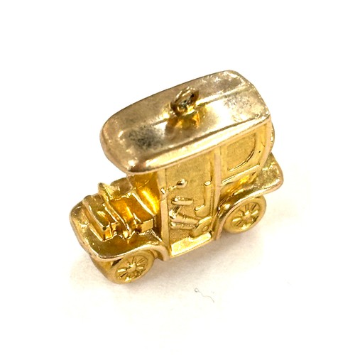 462 - 9ct gold vintage car charm , approximate weight 2.1g