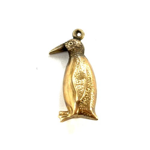 460 - 9ct gold penguin charm , approximate weight 1g