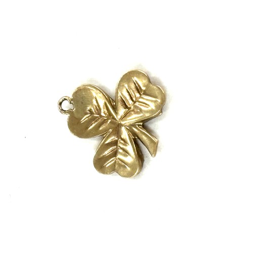 457 - 9ct gold 3 leaf clover charm , approximate weight 0.7g