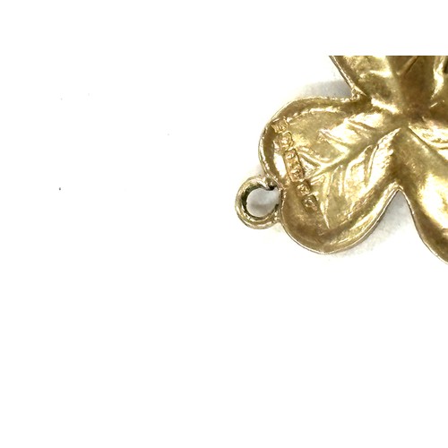 457 - 9ct gold 3 leaf clover charm , approximate weight 0.7g