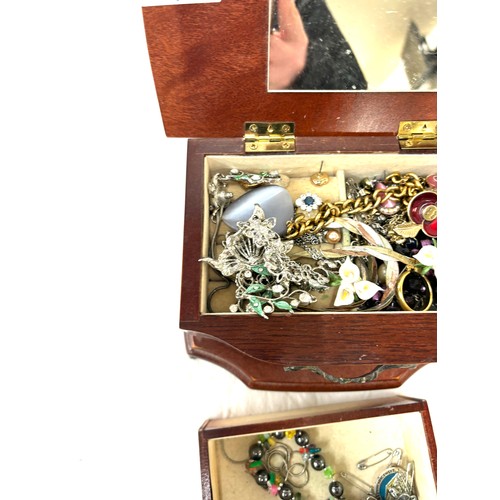 373 - Selection of ladies costume jewellery within jewellery