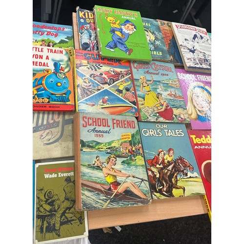 143 - Large selection of vintage childrens hardback annuals to include Bimbo etc