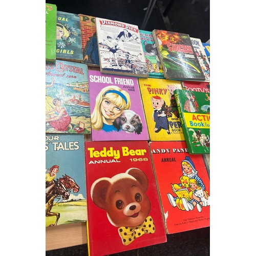 143 - Large selection of vintage childrens hardback annuals to include Bimbo etc