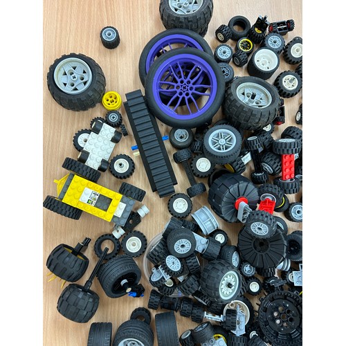 154 - Large selection of lego wheels, various sizes