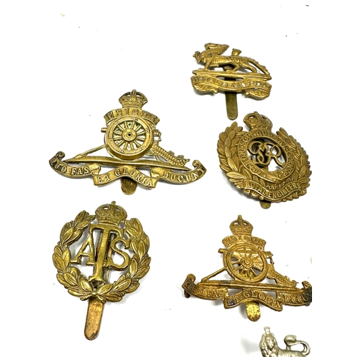 431 - 10 military cap badges