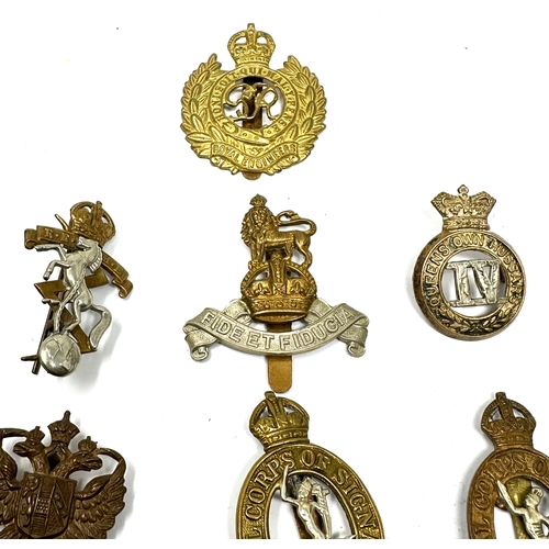 433 - 10 military cap badges