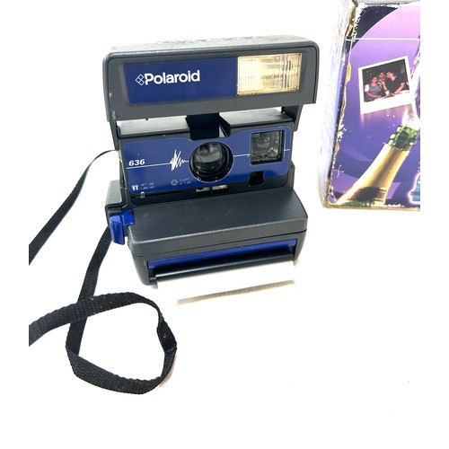 101 - Two vintage polaroid cameras one ' Polaroid instant party pack' in original box and one other - both... 