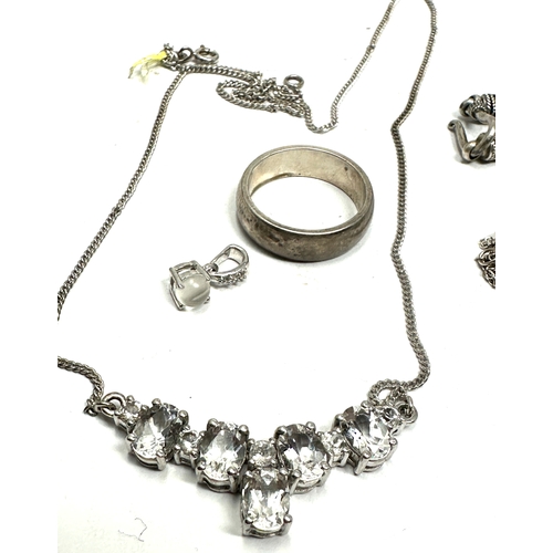 344 - selection of vintage silver jewellery inc pendant necklaces bracelet etc weight 33g