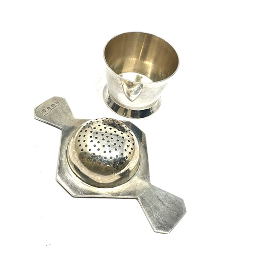 38 - Vintage silver tea strainer and stand weight 100g