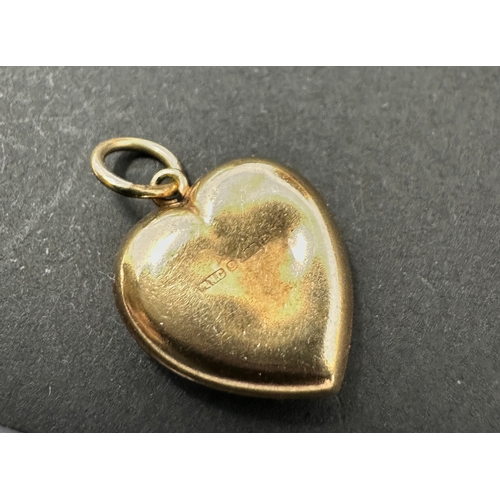 112 - Vintage 9ct gold heart pendant / charm weight .8g