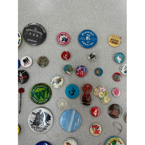 31 - Large selection of assorted vintage and later badges