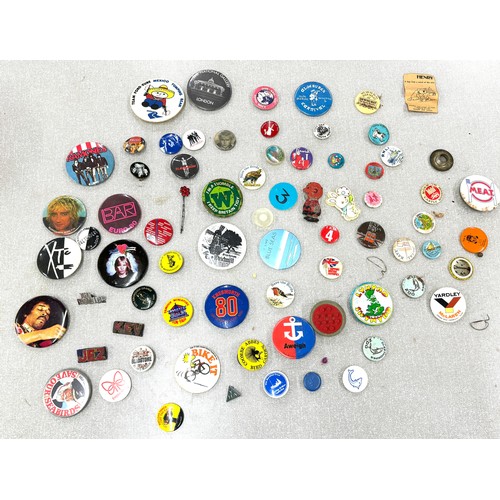 31 - Large selection of assorted vintage and later badges