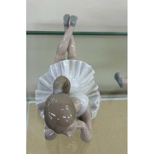 11 - Pair of Lladro Nao ballerina figurines largest measures approximately 6 inches tall